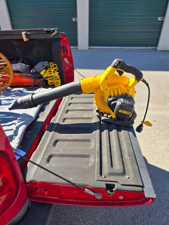 Very Nice Dewalt Leaf Blower 1