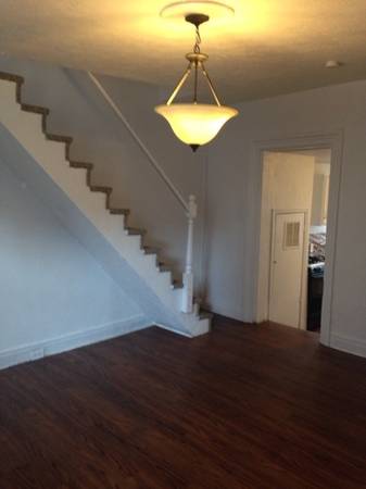 $1,050 / 2br - 686ft2 - Tile Backsplash, In , 2B/1B64013366963202123