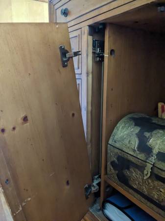 Ethan Allen - Cajonera de madera maciza - $500 (condado de Mercer)62978584834433122