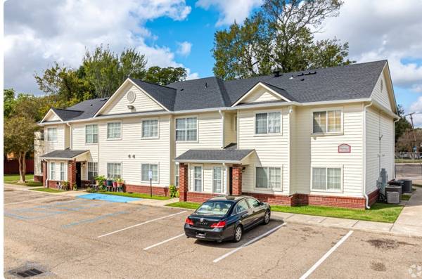 $1,194 / 3br - 950ft2 - ****Going Fast Stop By***** (Baton Rouge)63678508394625124