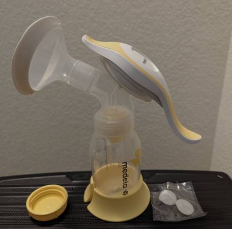 Medela Harmony Manual Breast Pump 1
