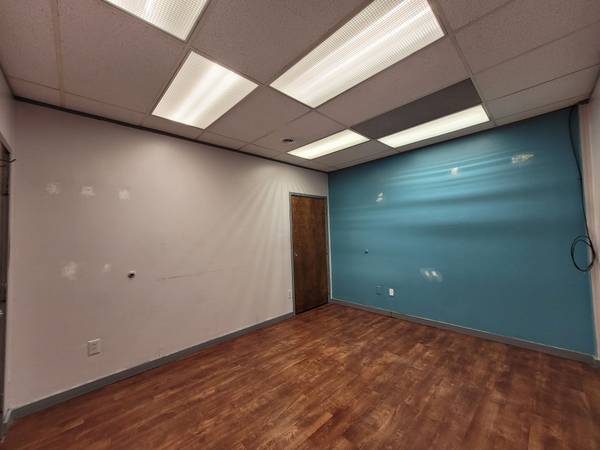 $600 / 159ft2 - 159 sqft single room suite. $600 (Athens)63792093150593120