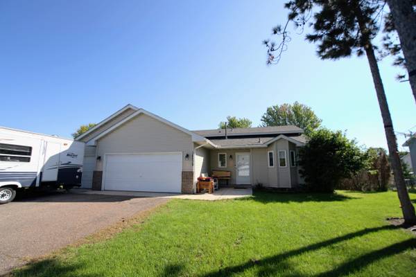 $339,900 / 4br - 1806ft2 - Spacious, Move-In Ready Home in Prime Elk River Location — 4BR/2BA (18539 Queen Street NW)63868699643523120