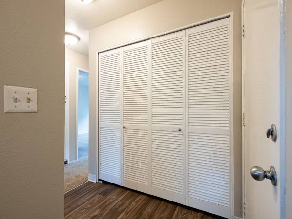 $1,350 / 2br - 800ft2 - 24/7 Maintenance, Assigned Parking, Pet Friendly (805 NE Kane Dr, Gresham, OR)63831771961089120