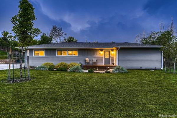 Undeniably Delightful! Home in Castle Rock. 4 Beds, 2 Baths 1