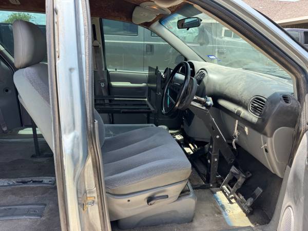 Vehículo con volante a la derecha, Dodge Caravan 2006 - $4500 (Bertram)63439108548225122