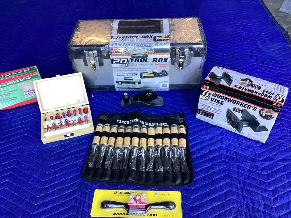 NUEVA CAJA DE HERRAMIENTAS, NUEVAS HERRAMIENTAS DE CARPINTERÍA - $125 (Ravensdale)63471422068483120