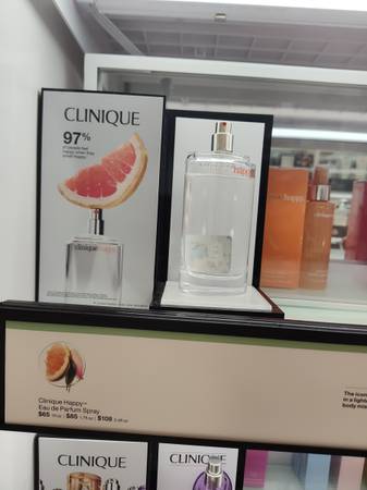 Nuevo conjunto de regalo Clinique Happy for Women de 3,4 oz de eau de parfum, 5 piezas. - $89 (S. Everett)63438263238787122