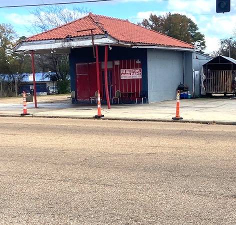 PROPERTY ZONED I-1 & C-3 FOR USED CAR LOT,MECHANIC, BODY SHOP,&OFFICE 1