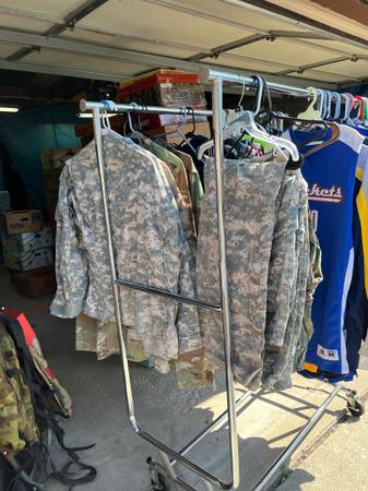 Garage Sale Bridgeview Treasure Days. Saterday & Sunday  8-3 (Bridgeview IL)63844236576387120