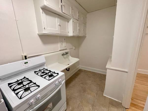 Milwaukee Spacious Studio In Downtown - Room for Rent