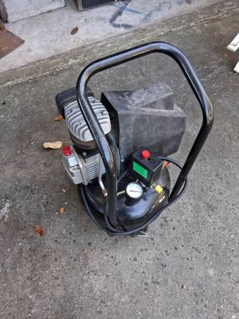 central pneumatic air compressor pancake 1