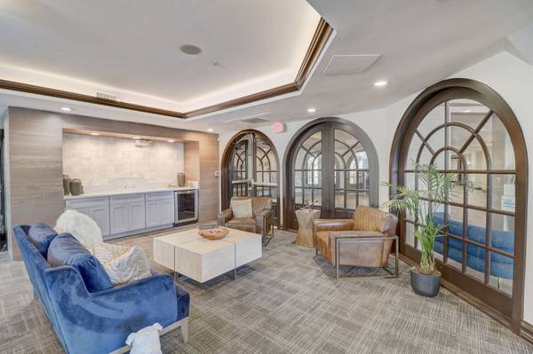 $3,295 / 2br - 1075ft2 - Tiendas en Arrive Stores, Lavadora y Secadora en el Hogar, Calefacción Central y Aire Acondicionado63865481907331122