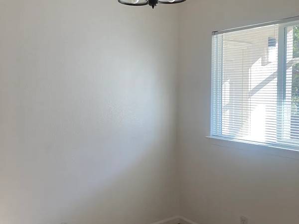 $2,100 / 1br - 968ft2 - Stylish Renovated Corner Apartment Near Fort Mason (San Francisco)63813741538945123