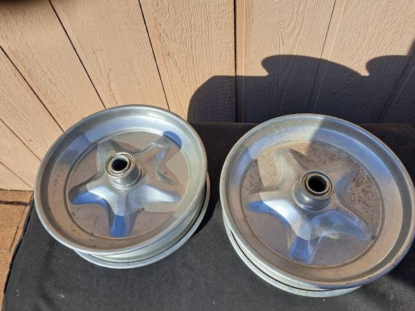 Wheel barrel wheels 1