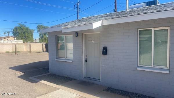 $995 / 1br - 700ft2 - 2142 E Taylor ST #7 (Phoenix)64024996465025120