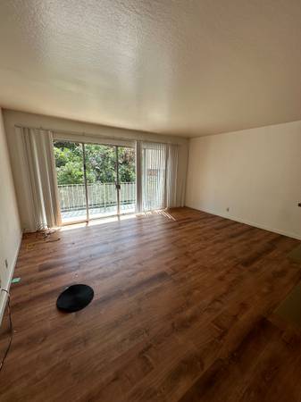 $3,299 / 2br - 1010ft2 - 2bed gated secure 3 blocks to UCB top floor views hardwood remodeled (berkeley)63845955682691122