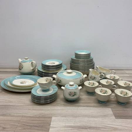 Dinnerware Baroness.- Century Service Corporation Semi Vitreous - 62 pieces 1