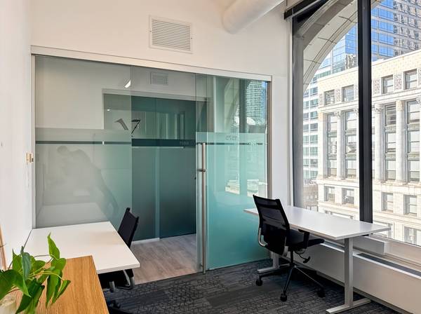 $1,079 Consigue una oficina en el Loop con VISTAS INCREÍBLES! (Chicago)63918412264578123