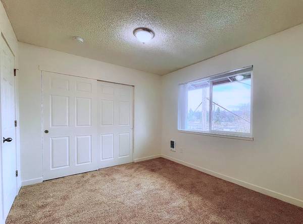 $1,725 / 2br - WAIVED APP FEE | Suburbs of Milwaukie - Up-and-Coming Neighborhood (Milwaukie Heights)63820739504385121