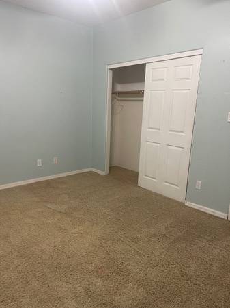 Room for rent 1