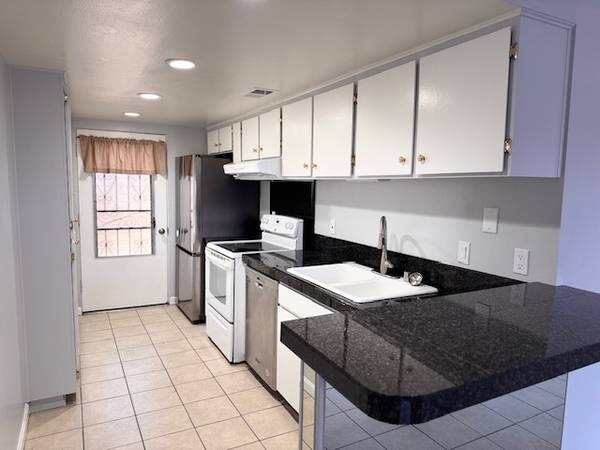 $2,195 / 2br - Apartamentos de 2 habitaciones 1.5 baños - Deep Canyon y HWY 11163668354099713123