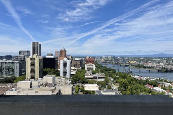 $364,900 / 2br - 1267ft2 - Condo in the Clouds, Resort Living, All One Level, Garage Parking (Portland)63831608561155121