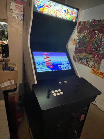 Full size arcade machine with 750 video games see list in ad 1