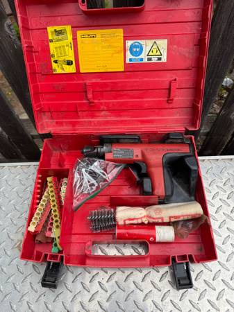 Hilti DX 35 with case 1