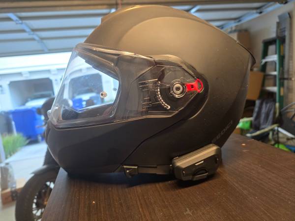 Motorcycle Helmet with bluetooth 1