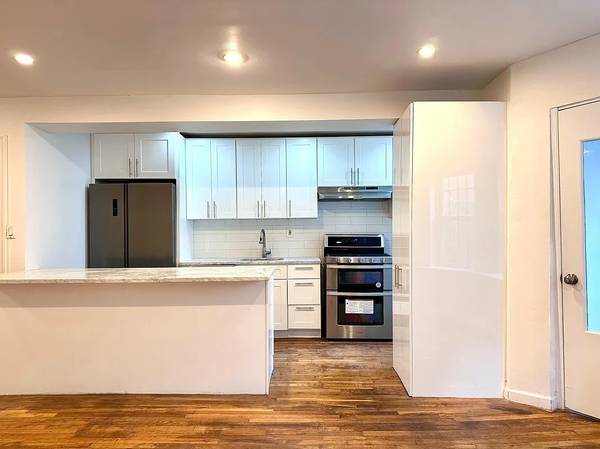 $6,000 / 4br - 🎥LINKED! SPRAWLING 2 FLOOR HOME! 🏡 PRIME CH! TRUE BK CHARM + MODERN (Brooklyn)63809066903425121