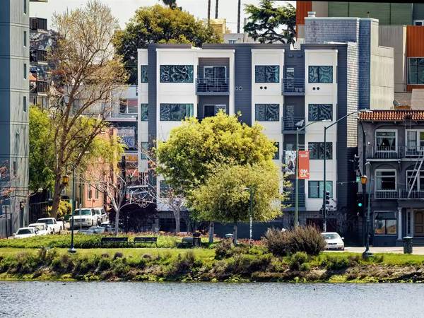 $1,895 / 400ft2 - Lakeside Studio Remodel wPatio View of Lake Merritt and water and garb (Oakland)63938627185539120