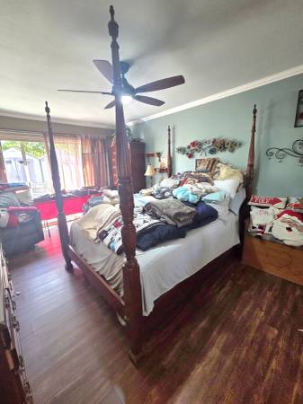 Yard sale photo