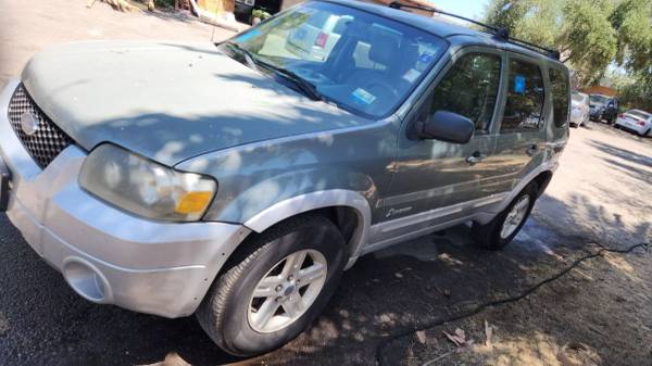 2005 Ford Escape 4x4 4WD Electric Hybrid Sport Utility 4D SUV - $1,950 (Real Deal Auto)63619131794177120