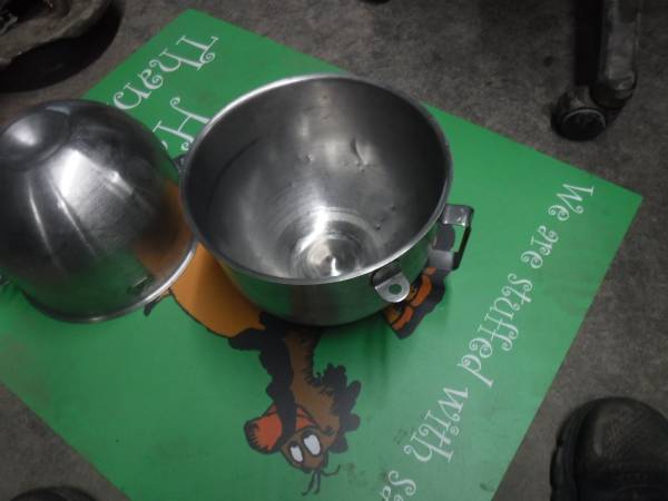 Stainless steel mixing bowls - $25063471410091011121
