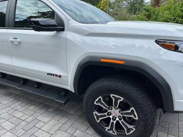 2024 GMC Canyon AT4 - Solo 750 millas - $43,00063618143061891124