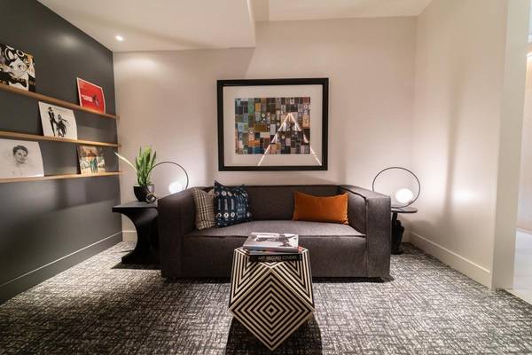 $5,204 / 2br - 1156ft2 - Estación de Lavado para Mascotas, Almacenamiento de Bicicletas, WiFi en Toda la Comunidad, Piscina (Culver City)63829303124353122