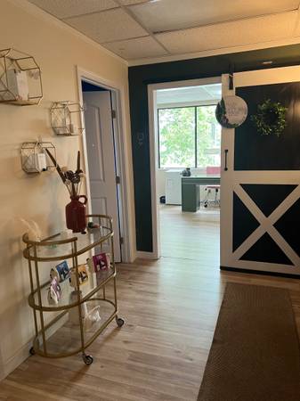 $75 / 3br - Massage/Esthetician room for rent (petaluma)63834318118529124
