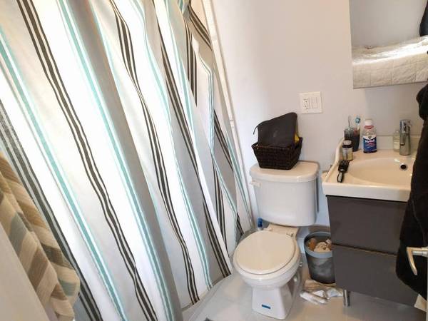 $1,100 / 5br - Rooms all female apt with util included near Tufts and Ball Sq! (Medford, Tufts, Ball Sq, Davis Sq)63699373870979124