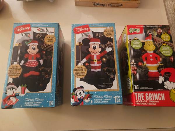 Disney / Grinch Mini Christmas Inflatables 1