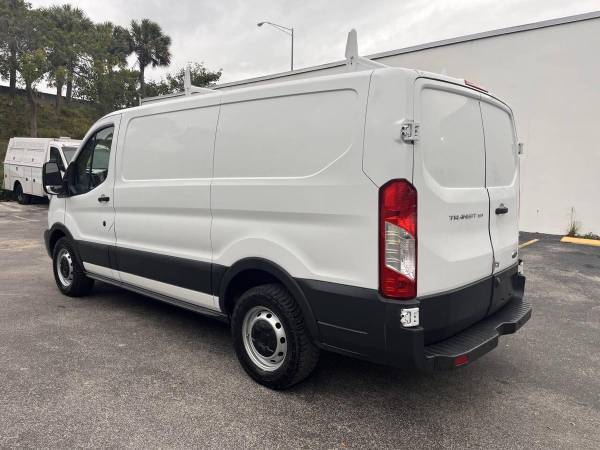 2016 Ford Transit 150 3dr - Photo 3
