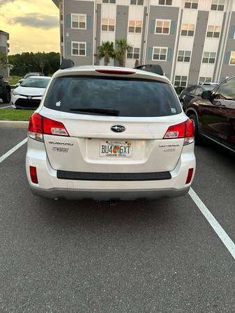 Subaru Outback 2013 premium - sin concesionario - $8,000 (Wesley Chapel)63443406820611122