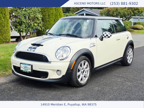 2013 MINI Hardtop 1