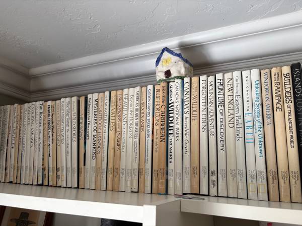 54 National Geographic hardback books 1