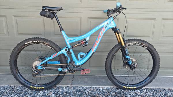 2016 Pivot Switchblade 1