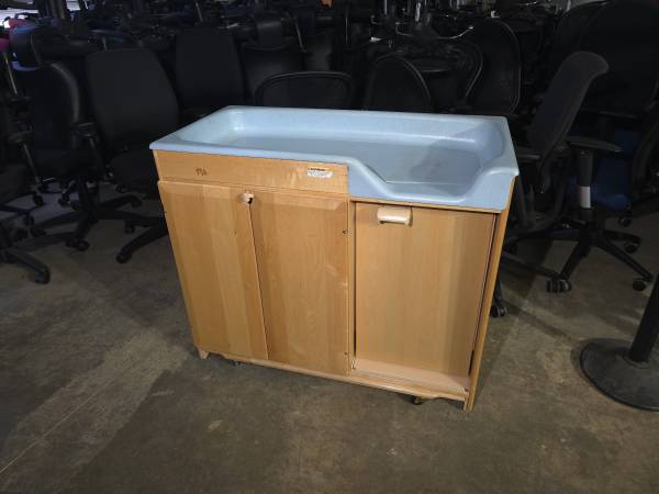 Infant Changing Table 1