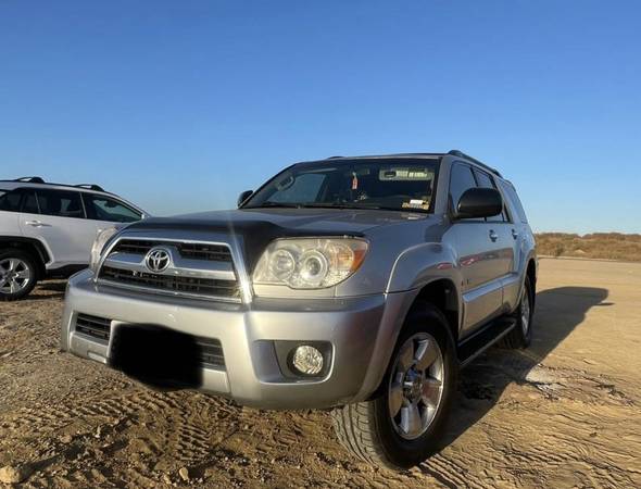 2006 Toyota 4runner SR5 Silver sale by owner - $11,90063473042421377120