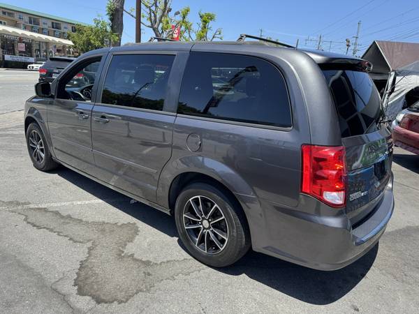 2016 DODGE GRAND CARAVAN PASSENGER R/T. TÍTULO LIMPIO, ¡PASÓ LA PRUEBA DE EMISIONES! - $8,499 (san mateo)63624172530563124