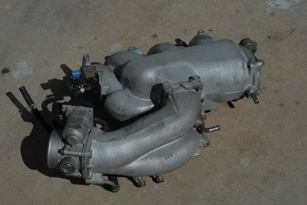 Nissan Intake Manifold with Throttle Body/Motor 2007 1