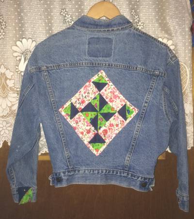 Decorated Cotton Denim Levi's Jeans Jacket, 42" chest size Medium 1